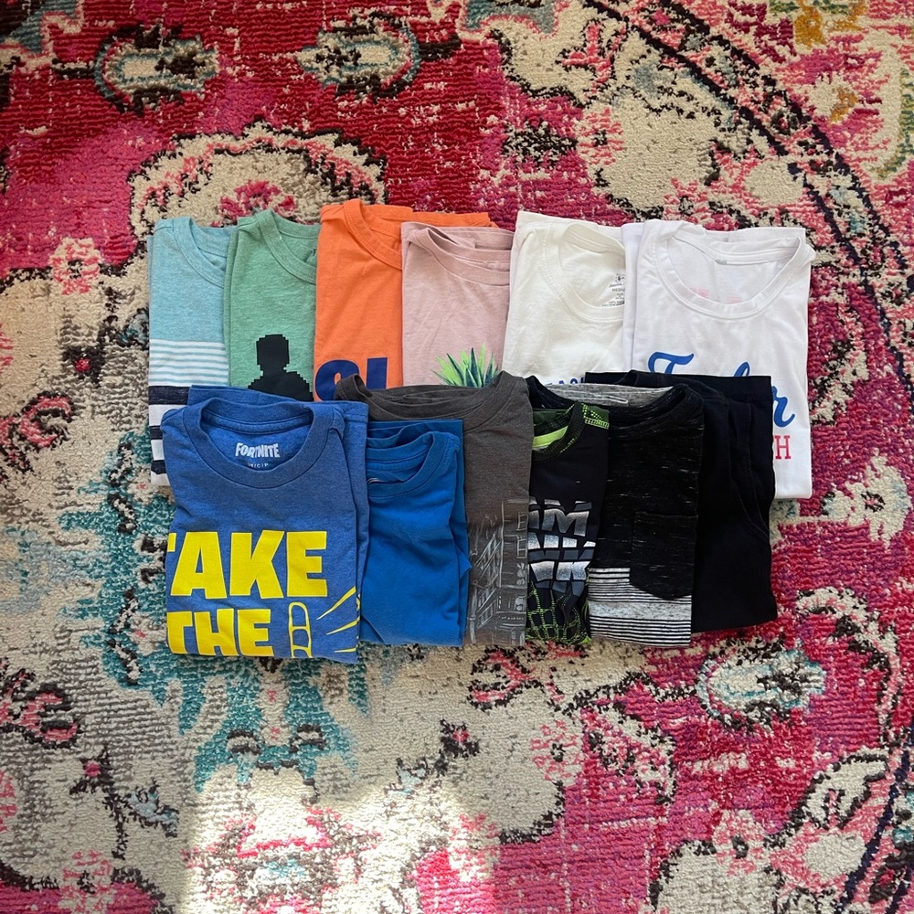 Boys Short Sleeved Size 6/7/8/10 T Shirt Bundle - 12 Pieces, Small Medium